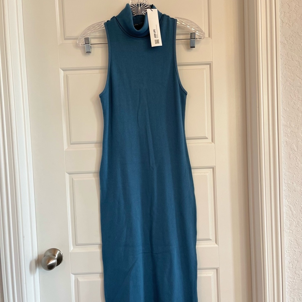 NWT Zara Woman’s Ribbed Midi Blue Dress Short Sleeve
Size: Small - Picture 2 of 8